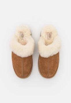 Ugg Disquette - Pantoffels - Chestnut 15 Ugg Disquette - Pantoffels - Chestnut -Mode Schoenenwinkel e7285c3843ba4f50963a7119606316e7