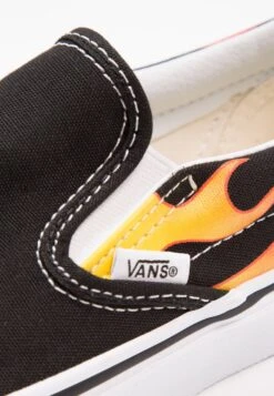 Vans Classic Slip-On- Instappers - Black/True White -Mode Schoenenwinkel ec0229fd88a34f2ea29a1e4e2832ed6f