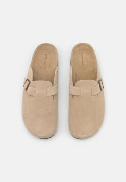 Pier One Leather Unisex - Pantoffels - Beige -Mode Schoenenwinkel fb9c0aed91d14aa2a90f9e1af6a1df5d